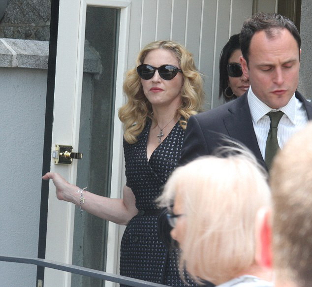 Madonna asiste al funeral de David Collins, un íntimo amigo arquitecto