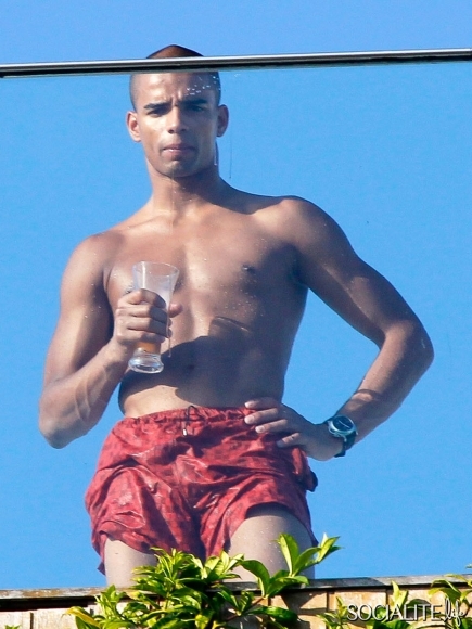 Brahim Zaibat desnudo