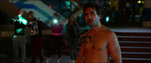 Elyas M’Barek desnudo