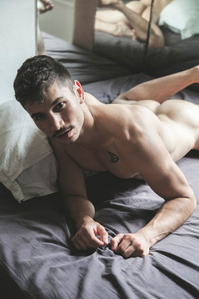 Mehdi Ryûq Qiddo, modelo desnudo