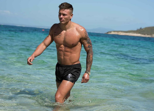 Alex Bowen desnudo