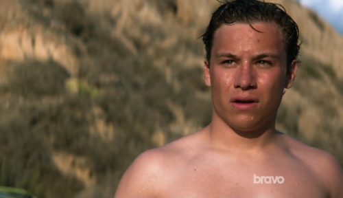 Finn Cole desnudo