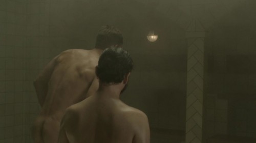 Steve Lund desnudo en 'BITTEN'