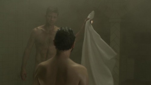 Steve Lund desnudo en 'BITTEN'