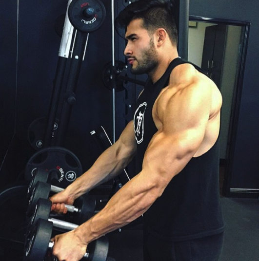 Sam Asghari desnudo