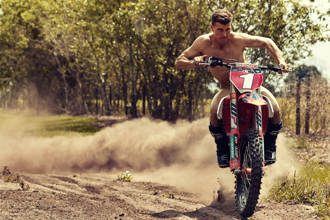 Ryan Dungey, desnudo