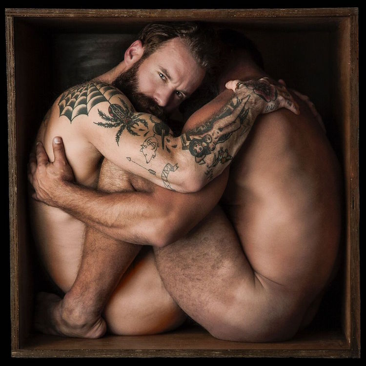 Hombres desnudos en 'The Box'