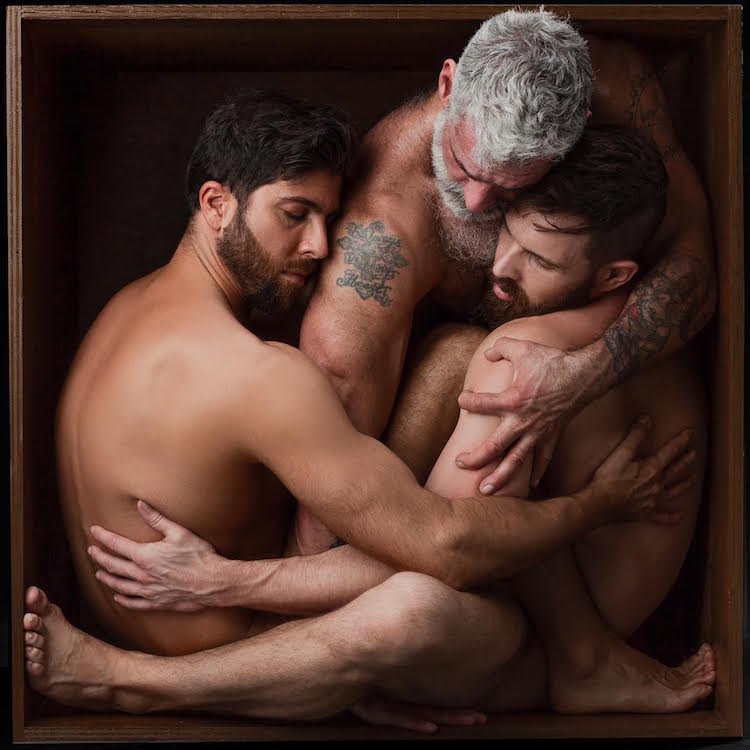 Hombres desnudos en 'The Box'