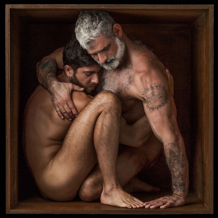 Hombres desnudos en 'The Box'