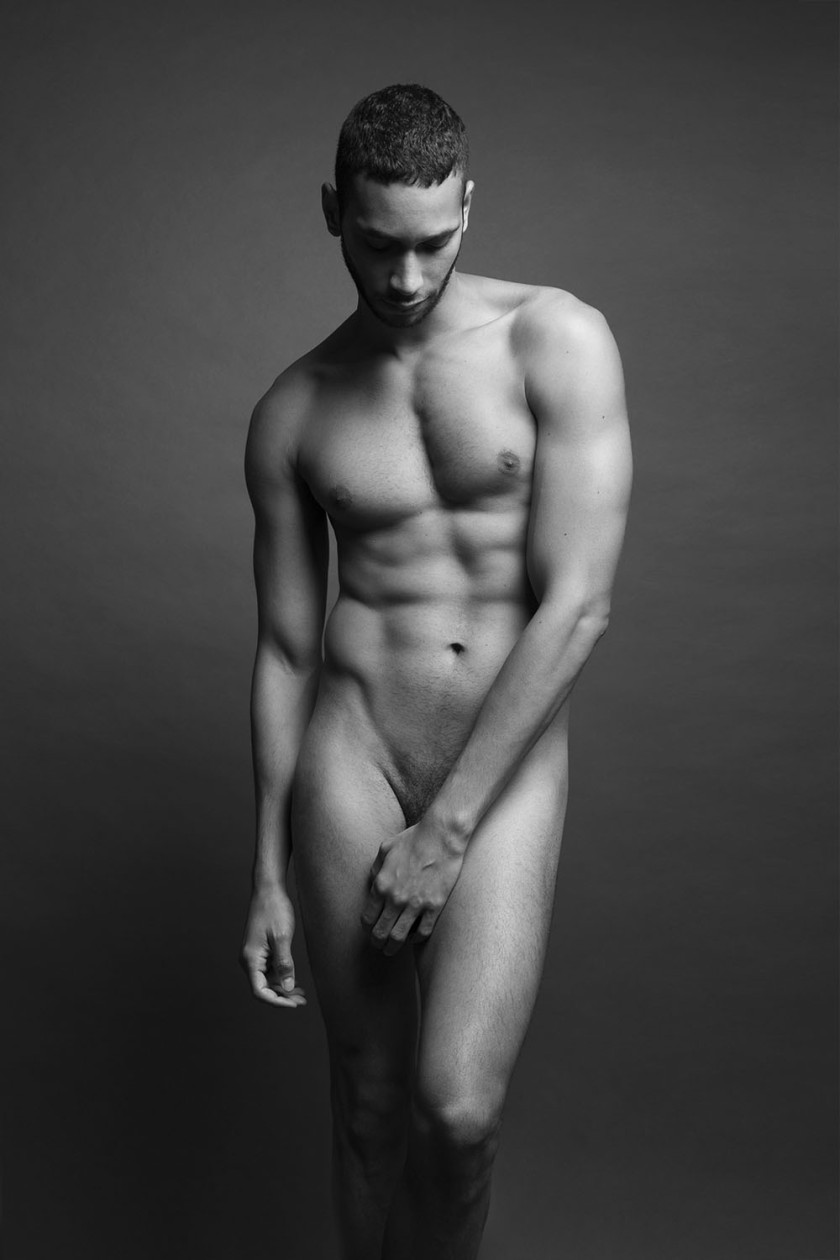 El modelo Sergio Acevedo desnudo