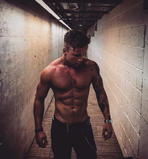 Sam Callahan desnudo en Instagram