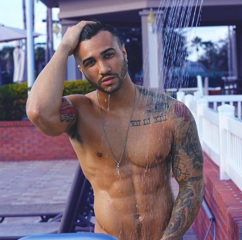 Dalton Jackson desnudo