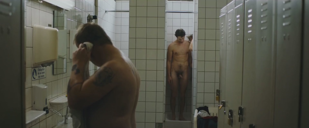 Niels Gommpers desnudo en 'Broers'