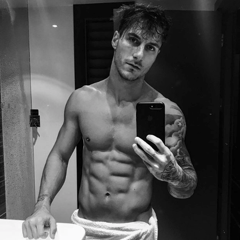 Gorka Marquez desnudo