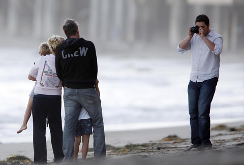 Britney, Jason & los niños en la playa