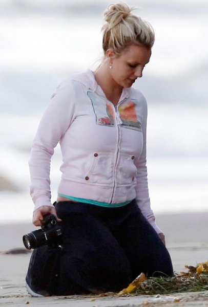 Britney, Jason & los niños en la playa