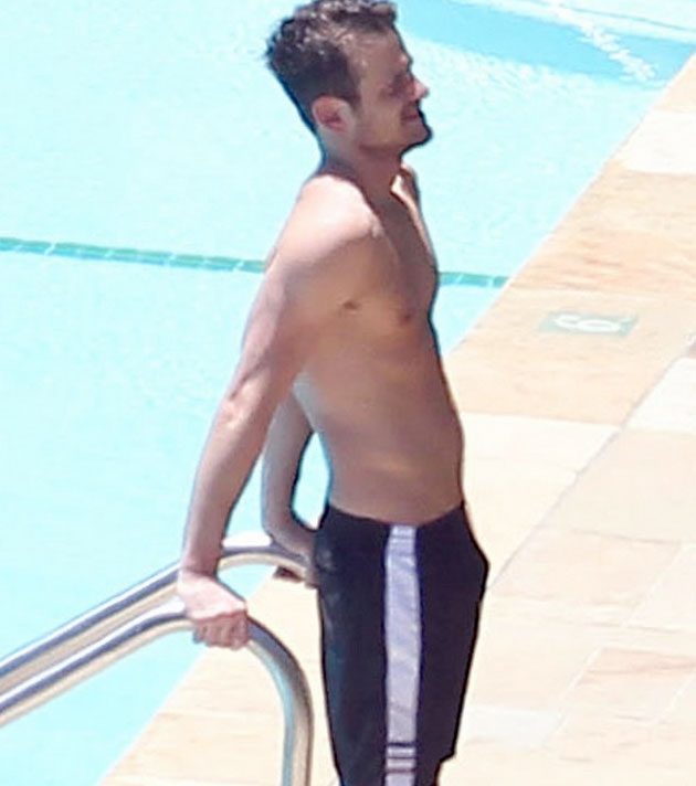 jared-followill-en-la-piscina-3