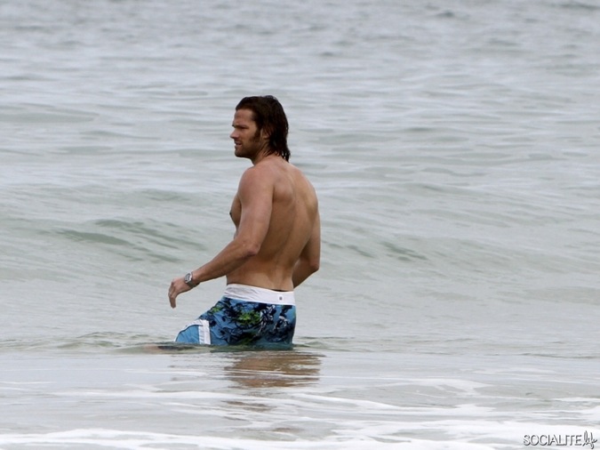 Jared Padalecki en la playa