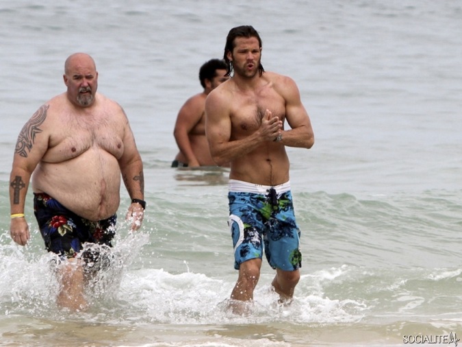 Jared Padalecki en la playa