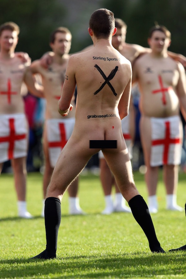 Foto De El Jugador De Rugby Todd Carney Despedido Tras Ser Pillado Meando En Su Boca Cromosomax