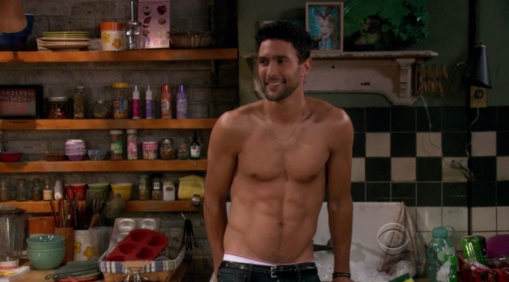 Noah Mills en \'2 Broke Girls\'