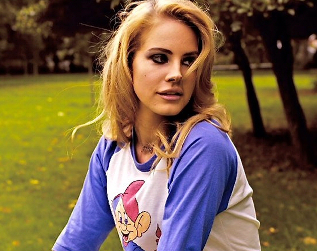 Lana del Rey ya tiene contrato de modelo firmado