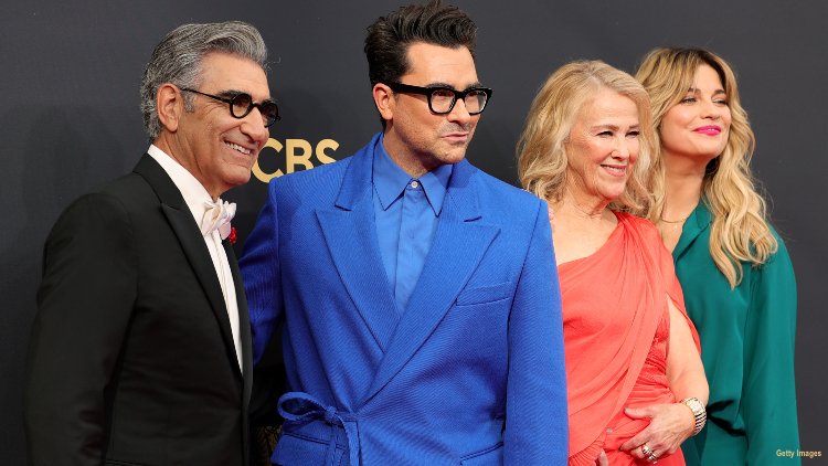 Schitt's Creek volverán juntos en un nuevo libro