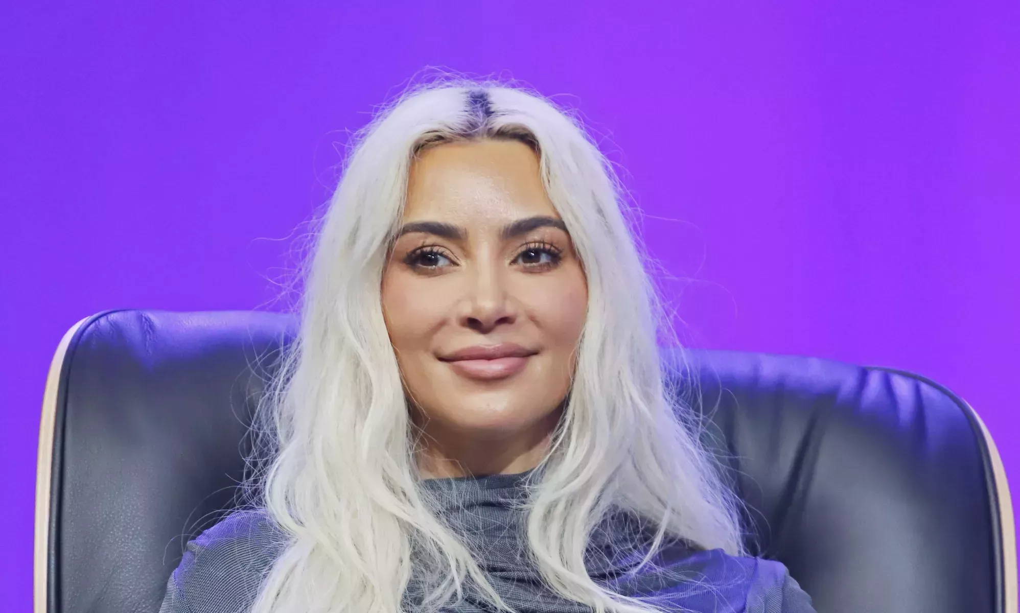 No, Kim Kardashian no acaba de salir del armario como transexual, pero mucha gente se ha dejado engañar por este vídeo.