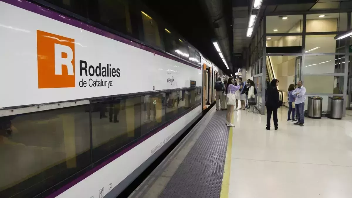 Renfe investiga una agresión LGTBI-fóbica a cuatro jóvenes en la línea R16 Cambrils-Barcelona