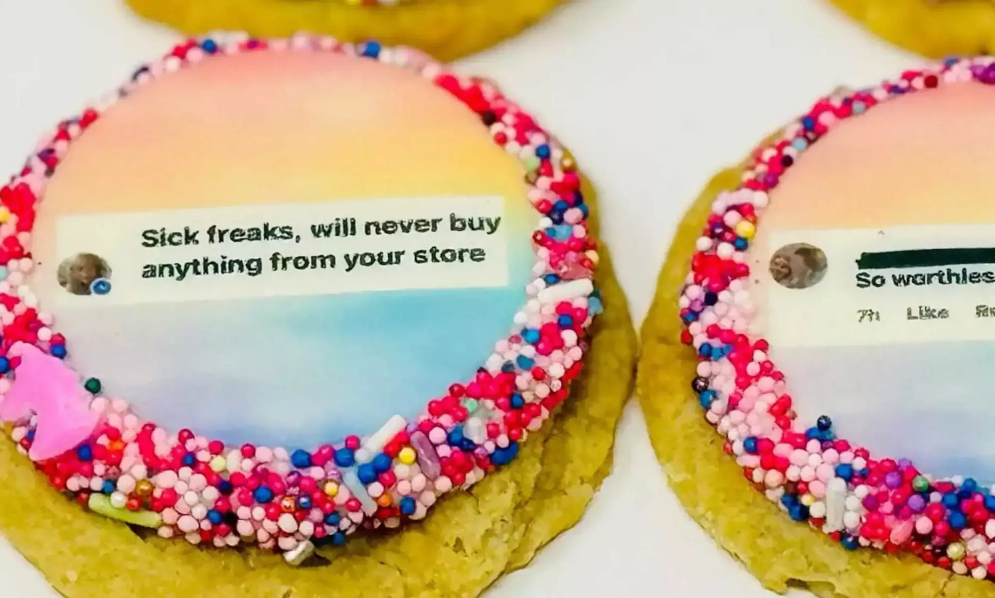 Una panadería convierte mensajes homófobos en 