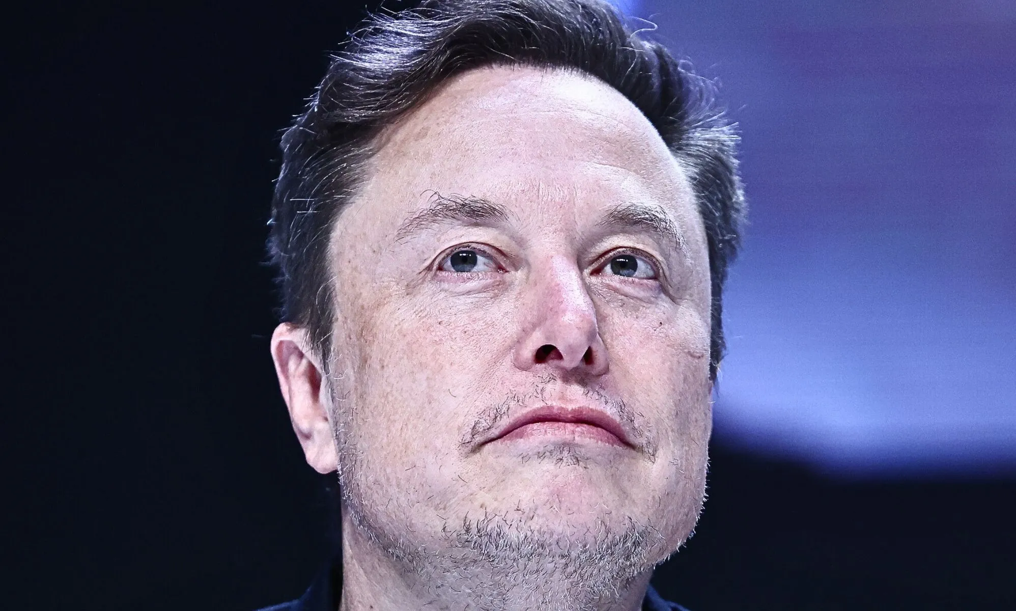 Elon Musk sugiere eliminar el insulto "groomer" de las directrices sobre incitación al odio de X