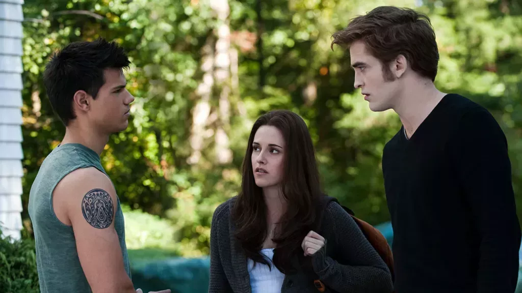 (L to R) TAYLOR LAUTNER, KRISTEN STEWART and ROBERT PATTINSON star in THE TWILIGHT SAGA: ECLIPSE