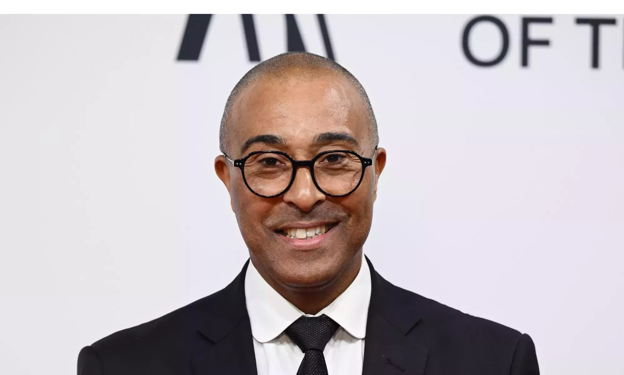 Todo lo que debe saber sobre Colin Jackson, héroe olímpico gay y comentarista de la BBC