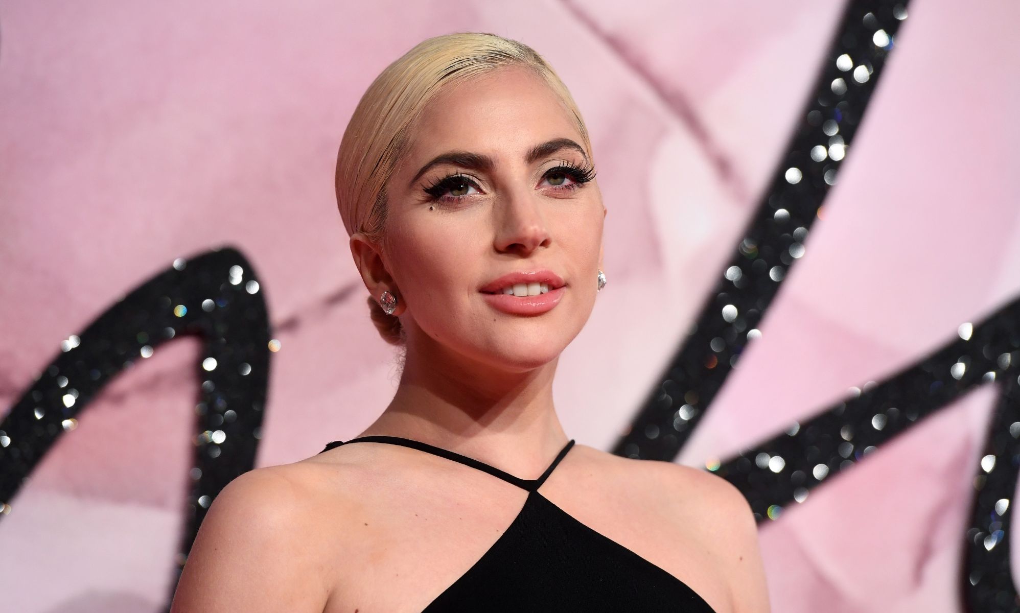 Lady Gaga confirma la fecha de lanzamiento y el título del single principal de LG7, y revela la letra de la canción