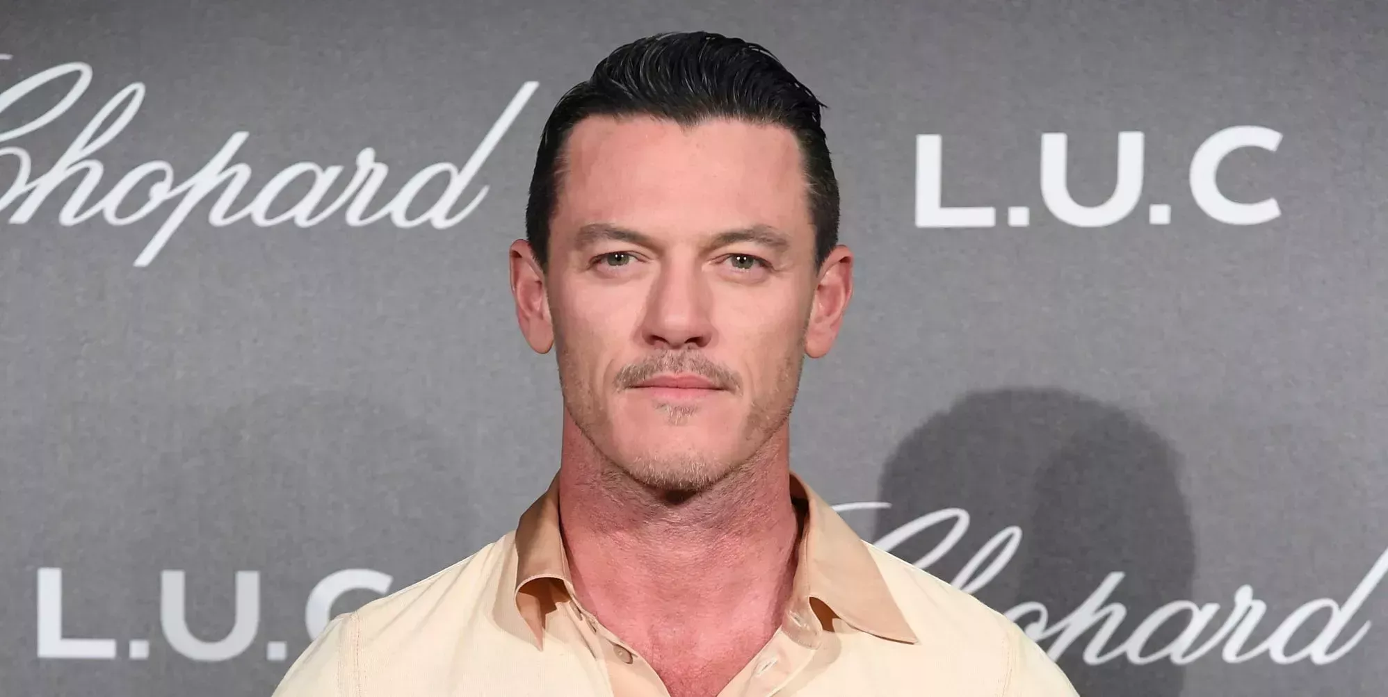 Luke Evans habla sobre el acoso homofóbico que sufrió en la escuela