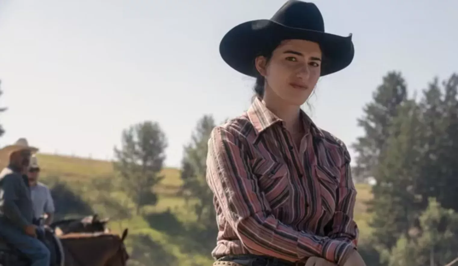 Todo lo que necesitas saber sobre Lilli Kay, la actriz LGBTQ+ que está causando sensación en Yellowstone