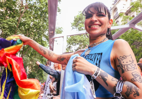 El Orgullo Brilla con Fuerza: La Marcha que Enamora Buenos Aires