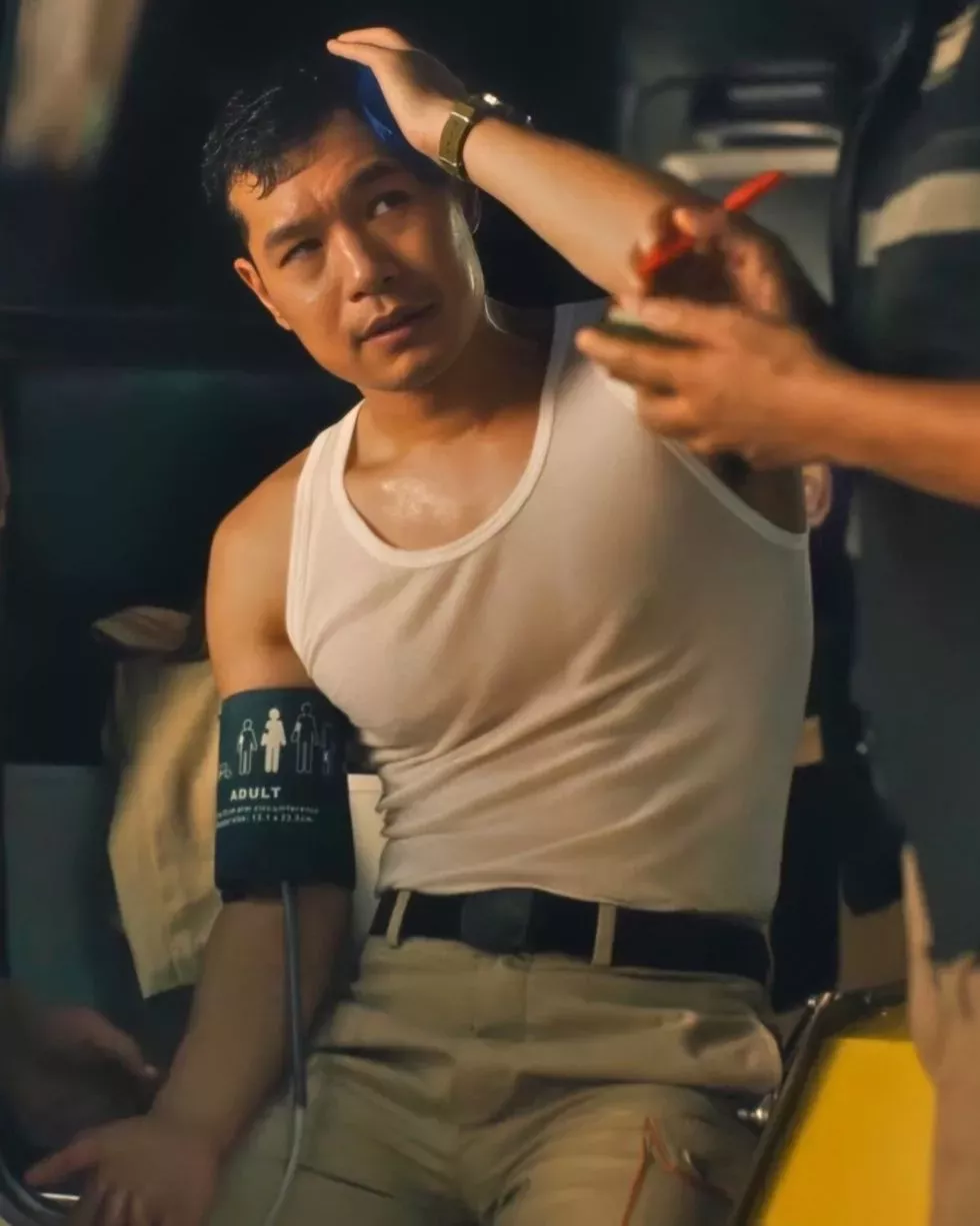 Tayme Thapthimthong en 'The White Lotus' temporada 3.