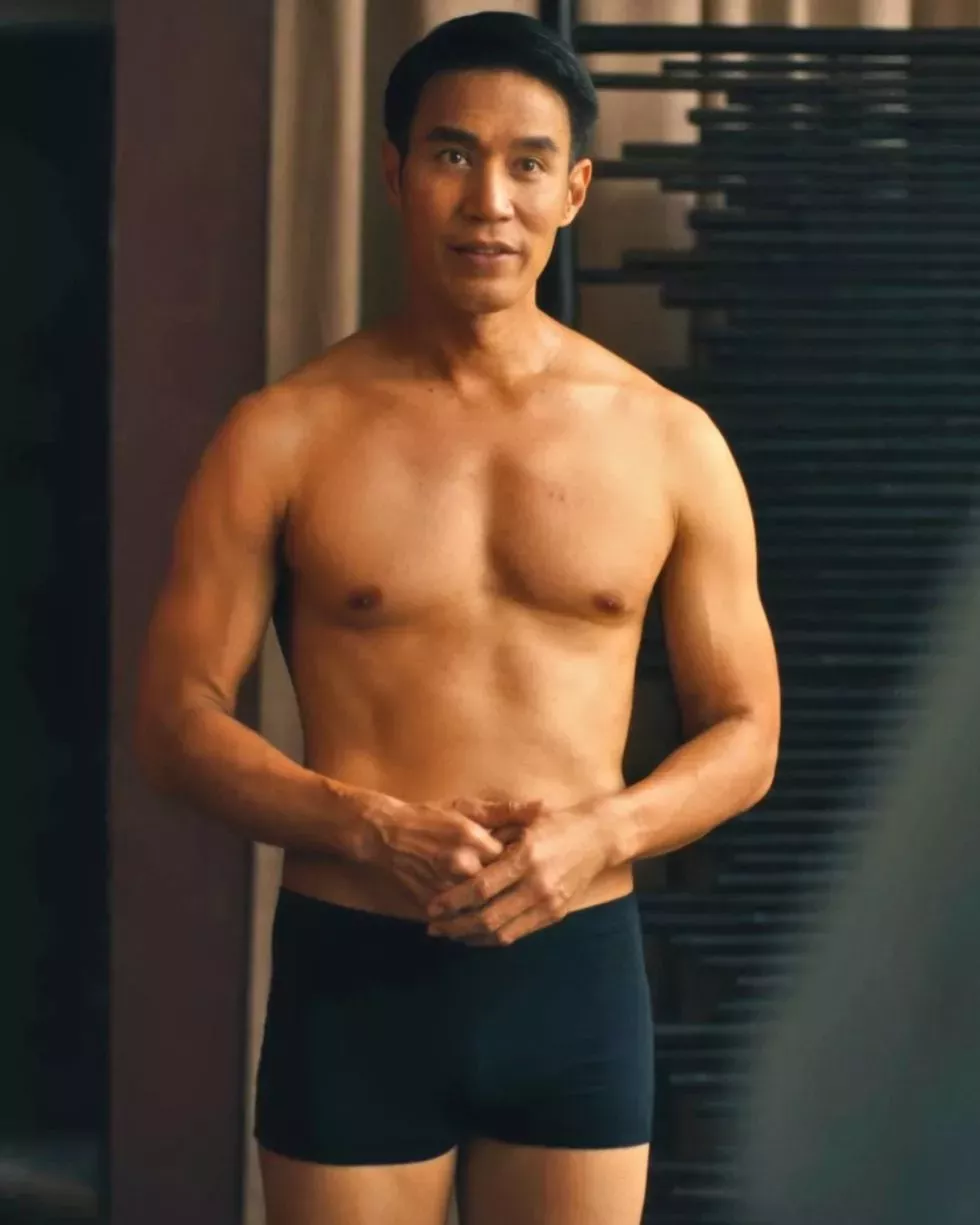 Dom Hetrakul en 'The White Lotus' temporada 3.