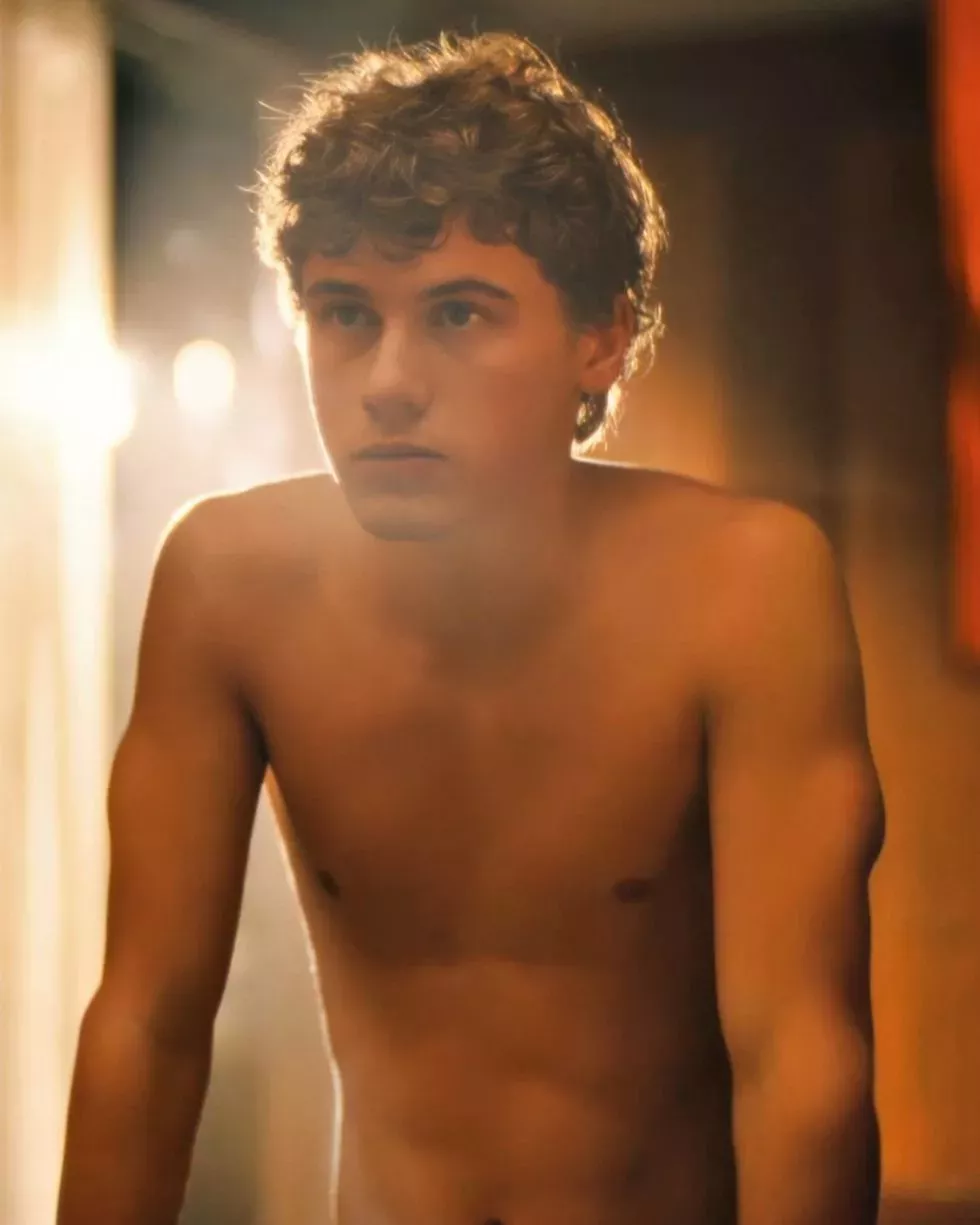 Sam Nivola en 'The White Lotus' temporada 3.