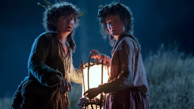 Poppy (L) y Nori (R) en Lord of the Rings: Rings of Power. (Amazon Studios / Prime Video)
