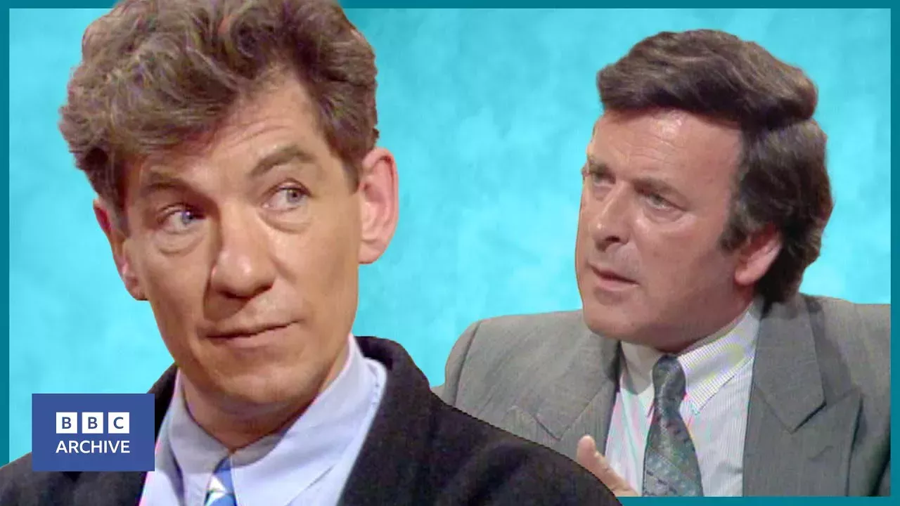 Sir Ian McKellen insta a actores queer a salir del armario: ‘Sal al sol’