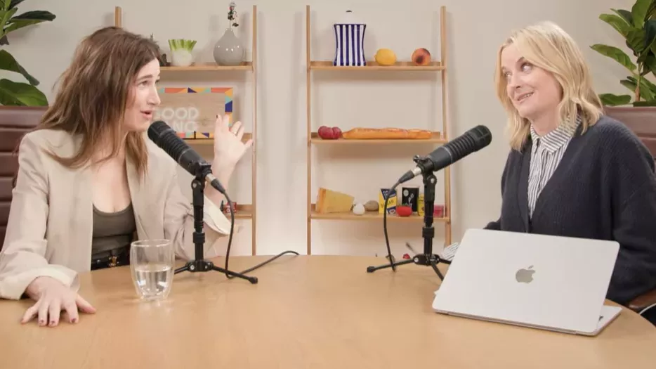 Kathryn Hahn dice que le encanta cuando sus fans LGBTQ+ la llaman 'Madre': 'Hay una vibra de cougar'