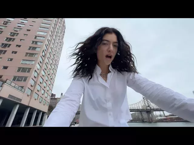 Lorde lanza su nuevo sencillo 'What Was That' y los fans están asombrados: 'Suena como un jodido renacer'