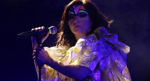 Björk estrena su nuevo single al volante de una furgoneta