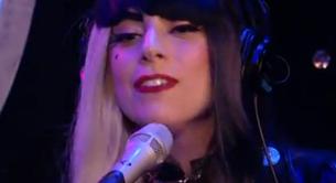 Lady Gaga emociona de verdad en el show de Howard Stern