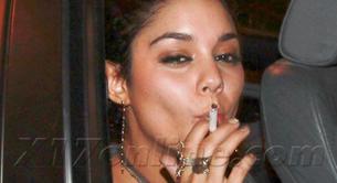 Vanessa Hudgens saca su lado Darth Vader