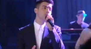 Joe Jonas actúa en 'Lopez Tonight'