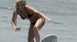 Lady Gaga surfeó en Mexico