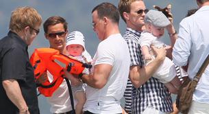 Neil Patrick Harris, Elton John, sus maridos y sus hijos veranean juntos